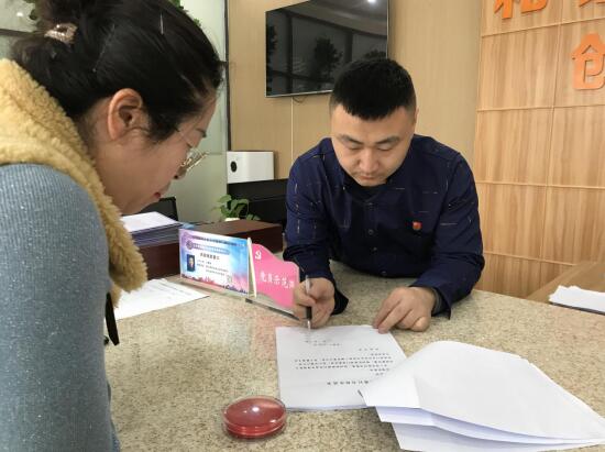 盛江社區(qū)：立足崗位做奉獻 “黨建+政務”當先鋒