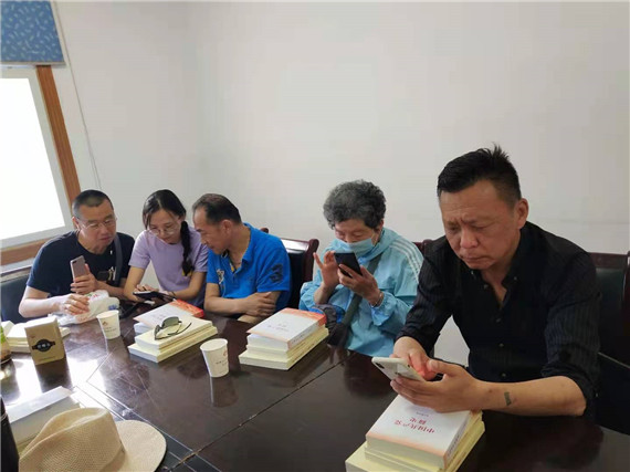 燕子磯社區(qū):學黨史 憶初心 主題黨課促深學