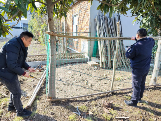 和平村：網(wǎng)格耐心勸導 拆除私占公共用地